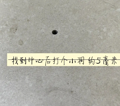 辉县瓷砖空鼓维修公司专业解答在瓷砖铺贴过程中，如果砂料搅拌不均匀，将会带来以下问题